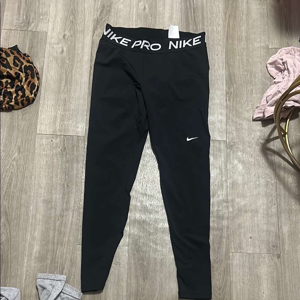 Nike Women’s Black Pro Leggings